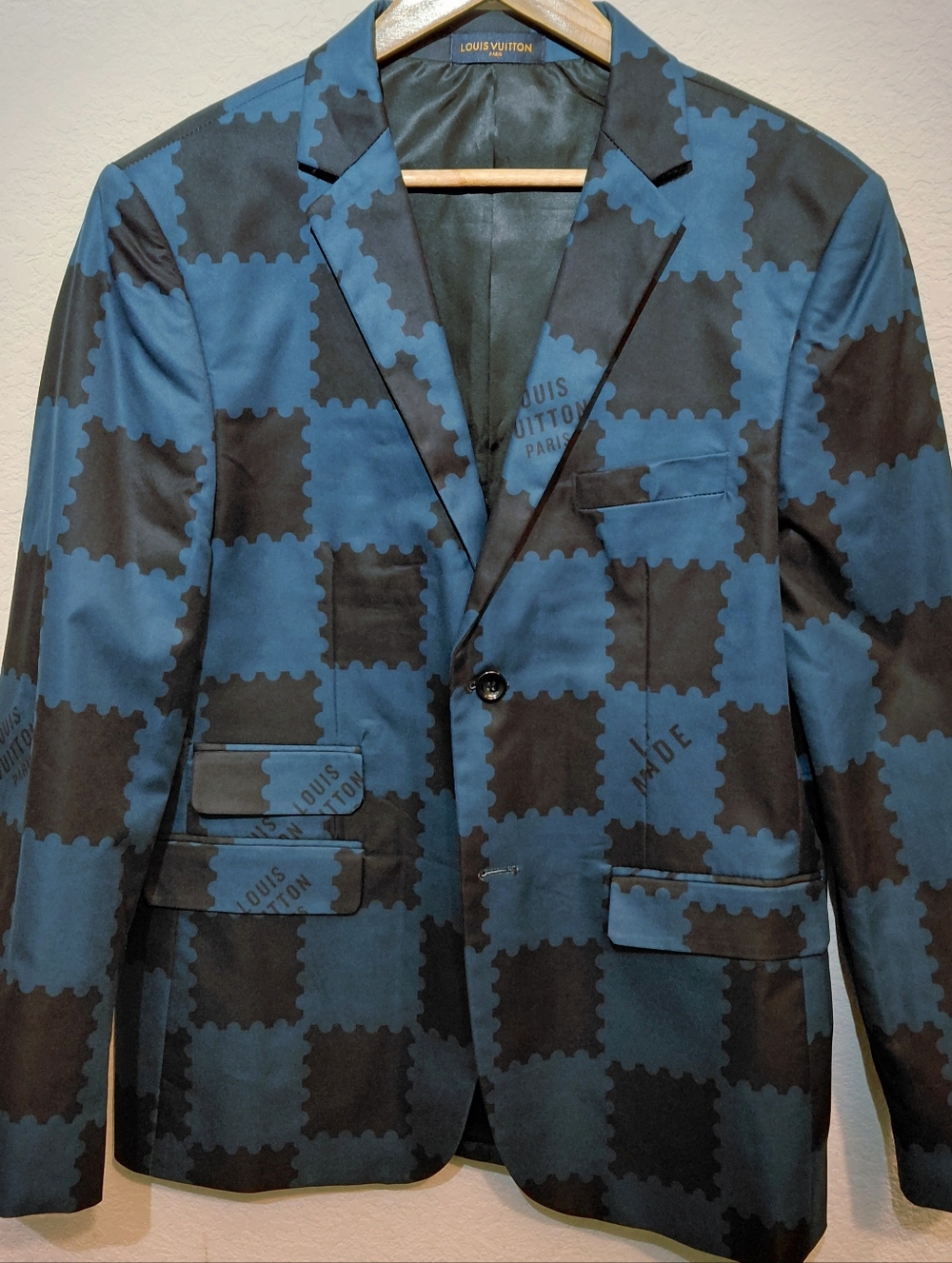 Louis Vuitton Men's Marque L.V Made Déposée Bold Blue & Black Checked Blazer 42R - Picture 11 of 12